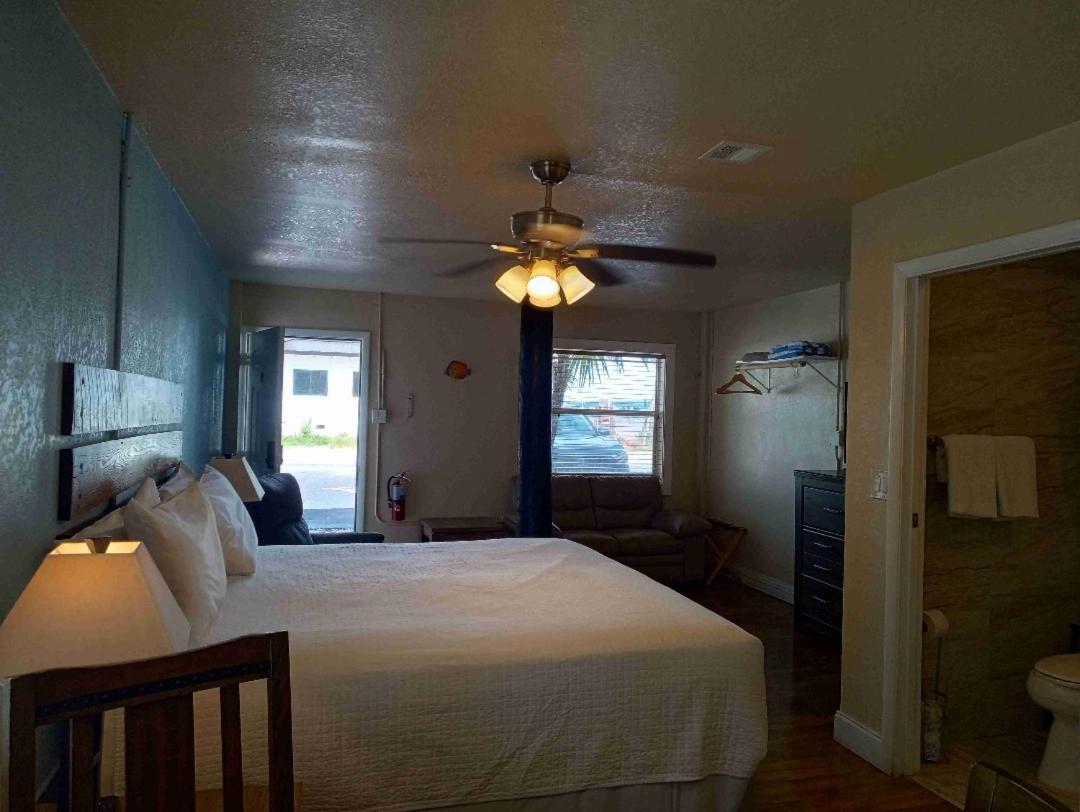 Knight'S Key Suites Marathon Bagian luar foto