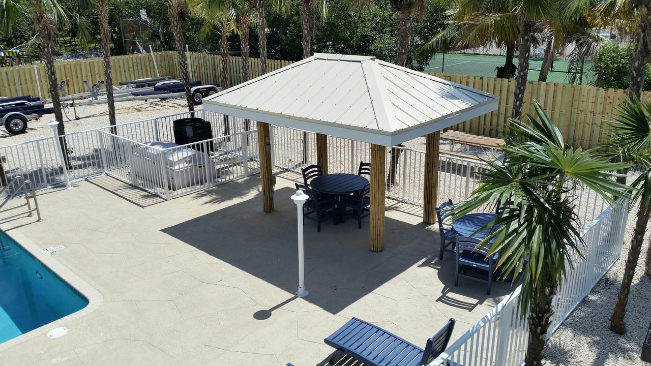 Knight'S Key Suites Marathon Bagian luar foto